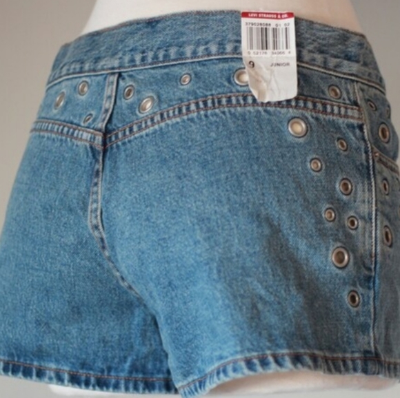Y2K Levis eyelet shorts nwt - Picture 4 of 9